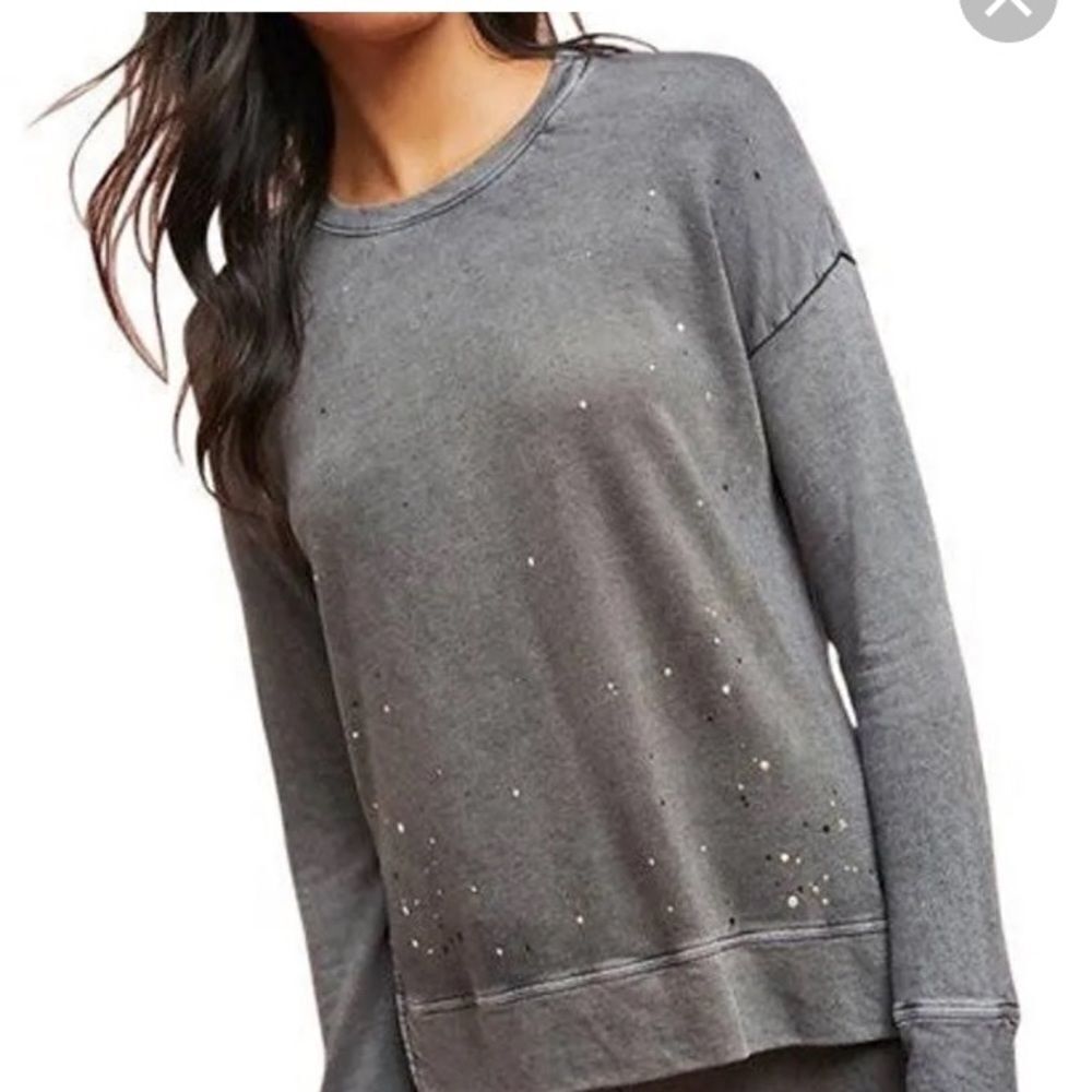Sundry gray metallic splatter long sleeve 1/S top